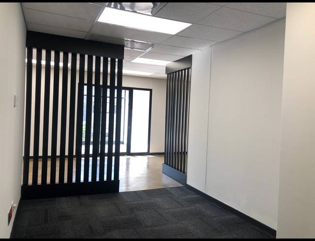 166M² OFFICE TO LET IN SANDHURST